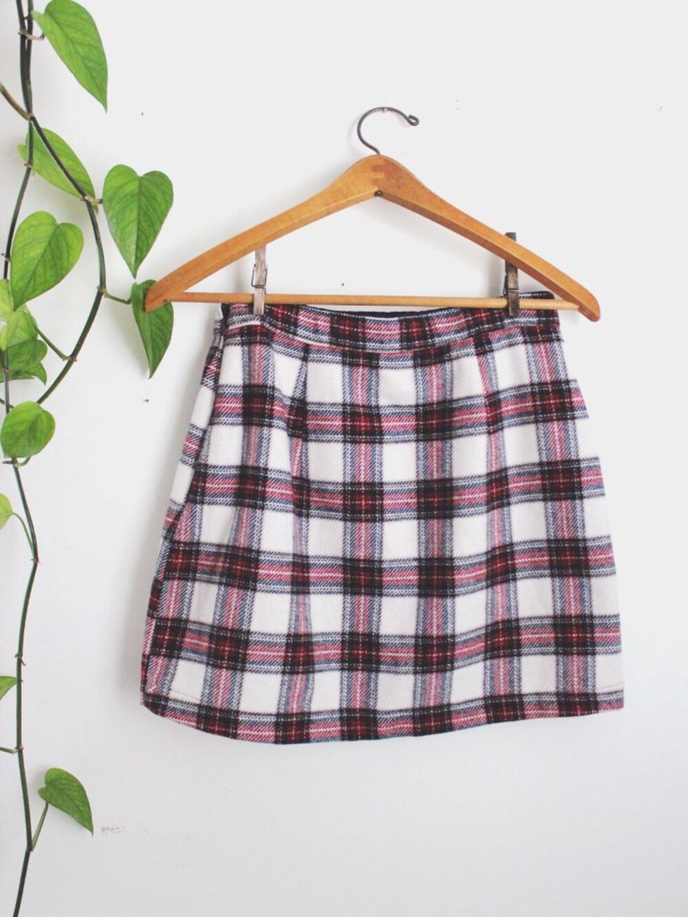 Abercrombie & Fitch Womens Red & White Plaid Tartan Mini Skirt Wool S - Picture 2 of 8